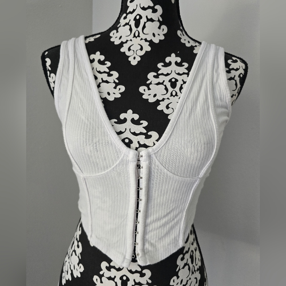 Bozzolo White Ribbed V-Neck Top Sz S